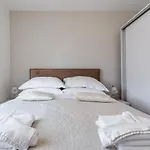 Elegant Two Bedroom Apartament *
