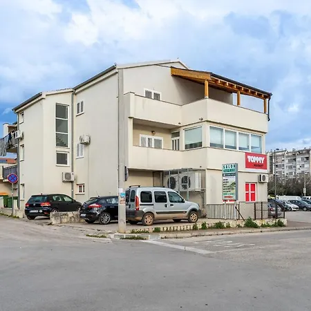 Elegant Two Bedroom * 扎达尔