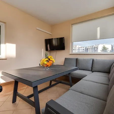 Elegant Two Bedroom 公寓